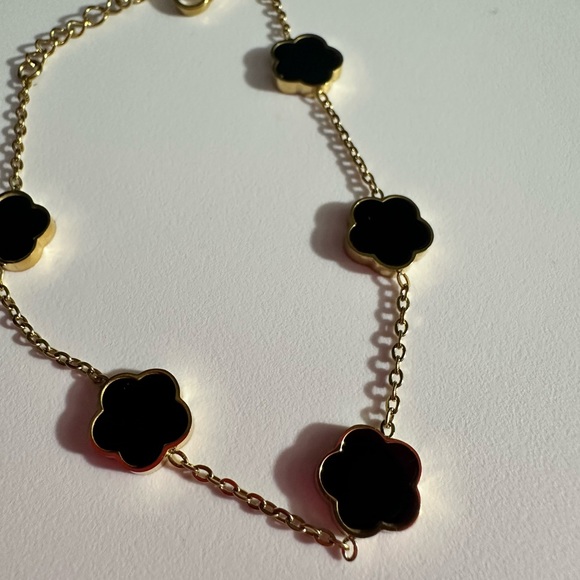 New stainless steel flower bracelet - Picture 2 of 3